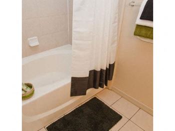 Garden-style oval tub